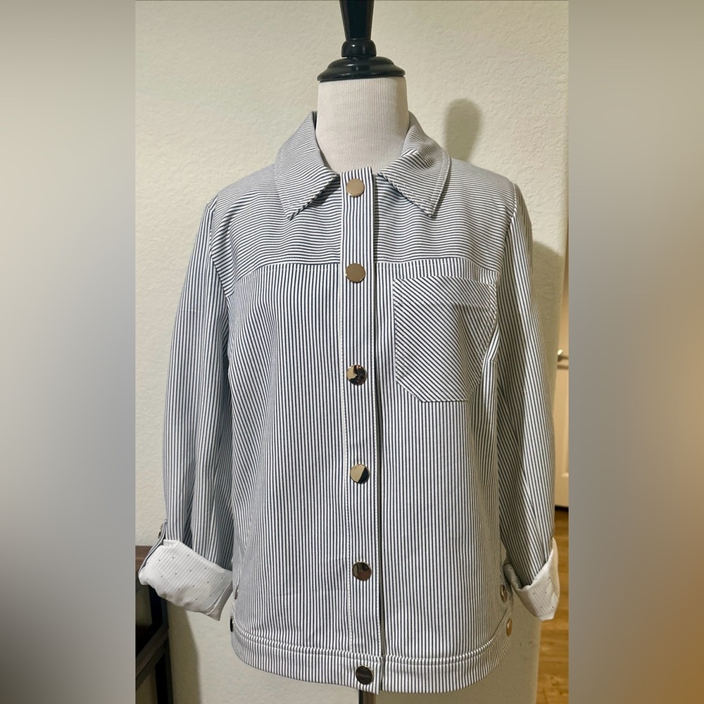 Chico’s Blue & white striped snap front jacket roll tab sleeves, sz 1 NEW W TAGS
